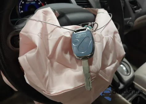 2010 Honda Civic Hybrid z USA, uszkodzony, nr VIN JHMFA3F29AS005588